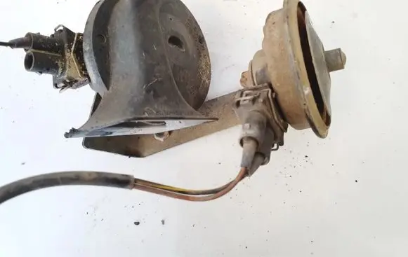 Audi A4 S4 B5 8D Horn signal 0052018 ch2139