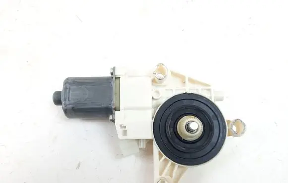 Mercedes-Benz E W212 Front door window regulator motor A2129066702 0130822636