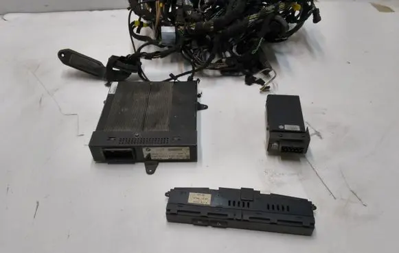 BMW 3 E46 Audio system kit 6921050