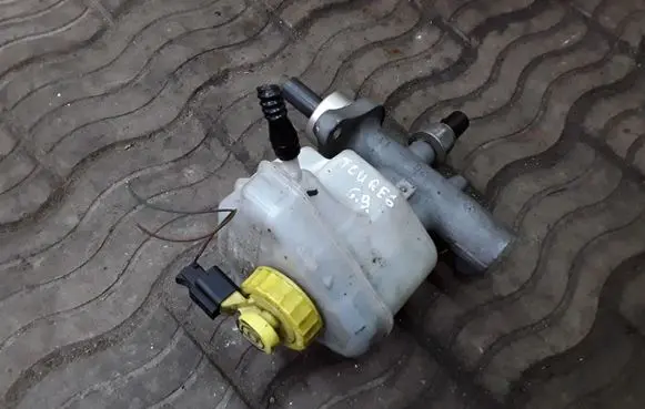 Volkswagen Touareg I Master brake cylinder NOCODE