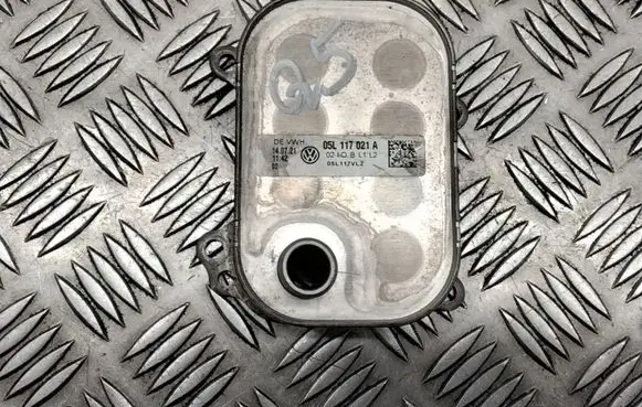 Engine oil radiator