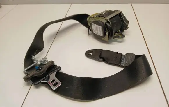 Ford Mondeo MK IV Front seatbelt 606839200 010R000