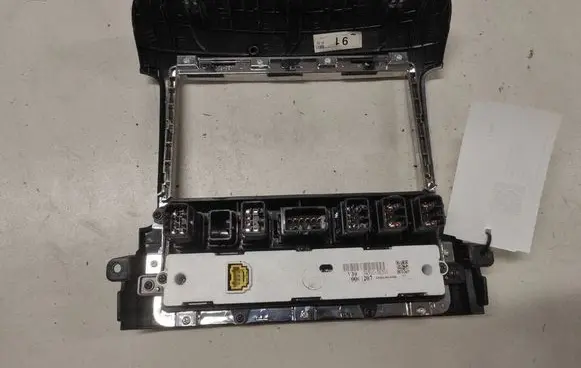 KIA Sorento Center console 945003E500 Y30 25000001400K