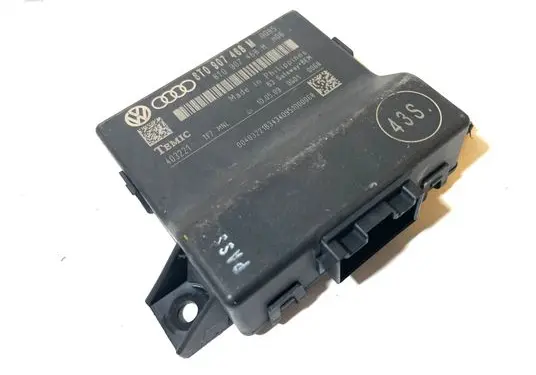 Audi A4 S4 B8 8K Gateway control module 8T0907468M