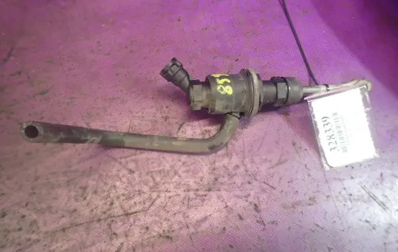 Suzuki Swift I Clutch slave cylinder 2381063J00