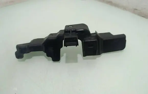 Lexus GS 250 350 300H 450H Headlight/headlamp mounting bracket 5352530080