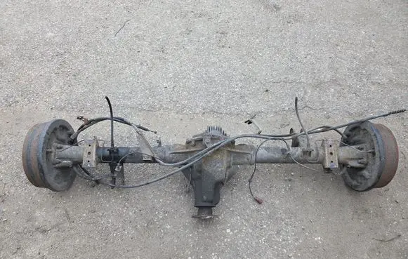 Nissan Navara D40 Rear axle beam 