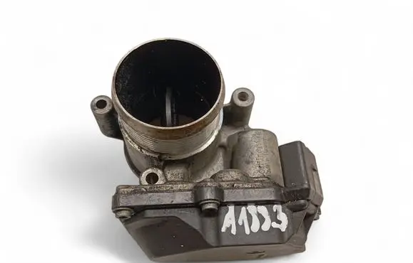 Volkswagen Tiguan Throttle valve 03L128063E