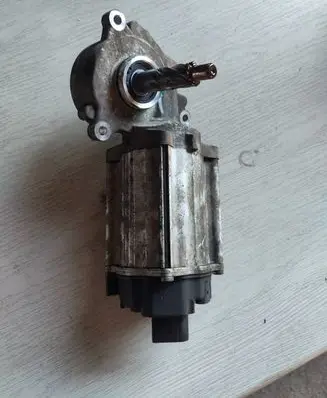 Opel Insignia A Power steering pump 7805501561