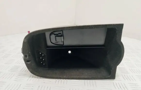 Mercedes-Benz ML W164 Glove box central console A1646801191 A1646801391 A1646801291