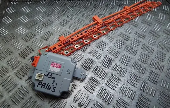Toyota Prius (XW30) Battery control module 8989252011
