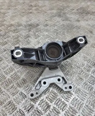 Engine mount bracket