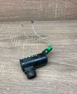 Subaru Impreza II Windscreen/windshield washer pump 0602101480