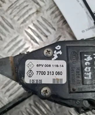 Renault Trafic II (X83) Accelerator throttle pedal 7700313060