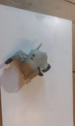 Brake fluid reservoir