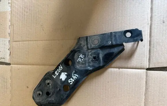 Seat Leon IV Headlight/headlamp mounting bracket 5FA806930