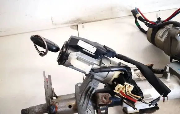 Toyota Corolla E120 E130 Ignition lock 8978302020 89783-02020