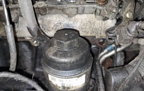 Opel Zafira A Oil filter cover 90571673