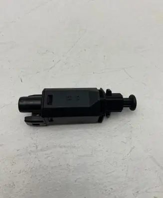 Volkswagen PASSAT B4 Brake pedal sensor switch 191945515