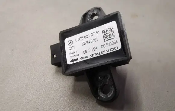 Mercedes-Benz R W251 Airbag deployment crash/impact sensor A0038212751 5WK43901 00750085