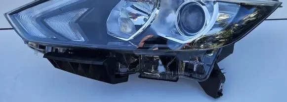 Nissan Qashqai Headlight/headlamp 10018013