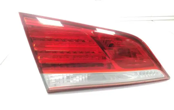 Tailgate rear/tail lights