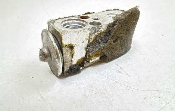 Air conditioning (A/C) expansion valve