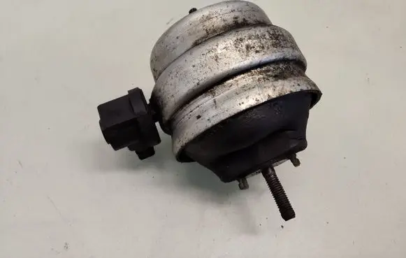 Audi A4 S4 B7 8E 8H Engine mount bracket 