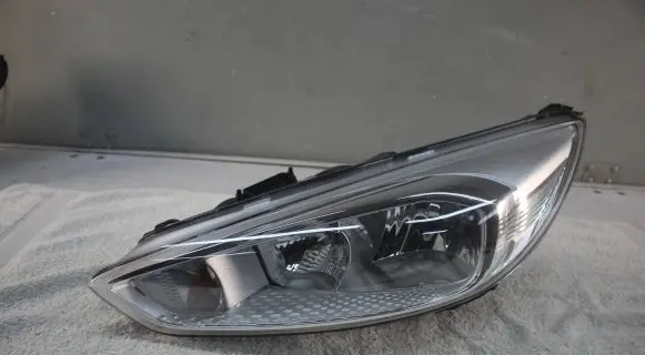 Ford Focus Headlight/headlamp F1EB13W030AD