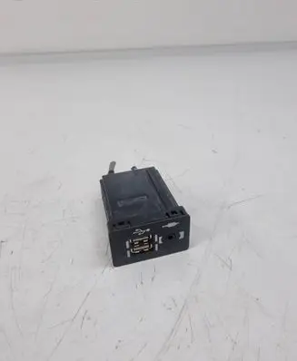 Lexus RX 450H USB socket connector 8619024030