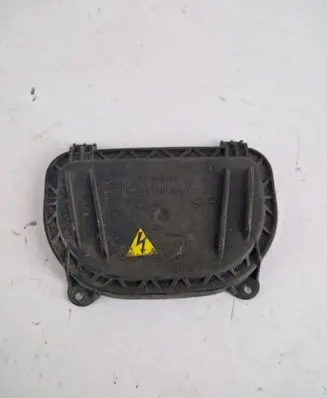 Audi A6 S6 C7 4G Headlight/headlamp dust cover 17606000