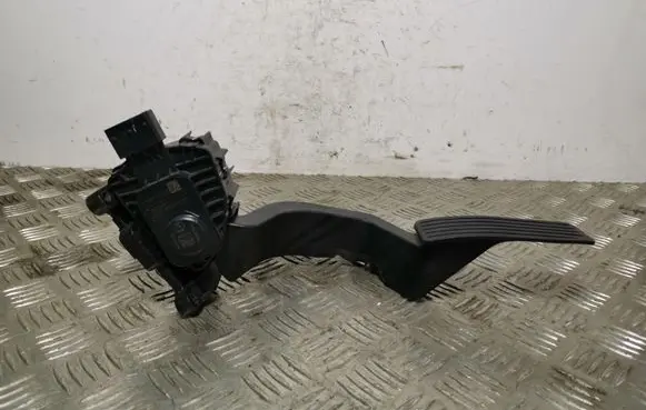 Jeep Cherokee Accelerator throttle pedal H1420141010