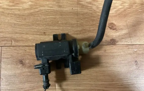 Opel Insignia A Turbo solenoid valve 55563531 70142001