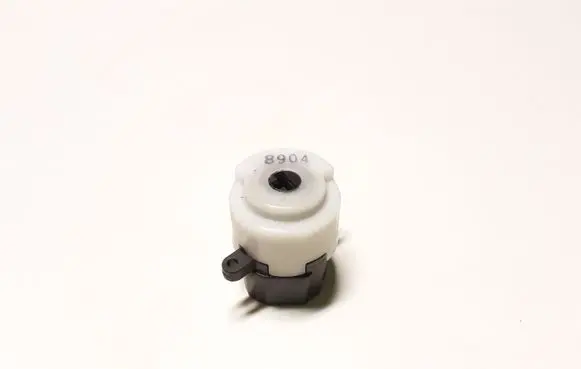 Nissan Patrol Y61 Ignition lock contact 8904