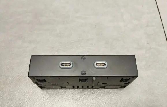 Skoda Octavia Mk4 USB socket connector 657035736A