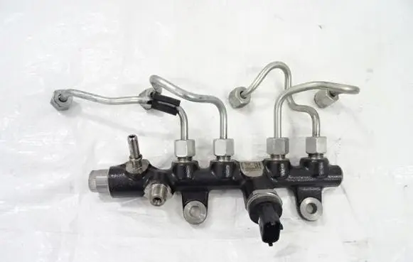 Renault Kangoo II Fuel main line pipe 175212943R
