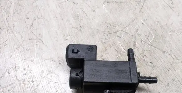 BMW X5 E53 Turbo solenoid valve 72234100 1742712 043949