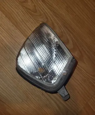 Mercedes-Benz C W202 Front indicator light 183357B 07201710