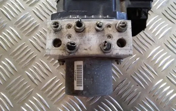 Ford Mondeo MK IV ABS Pump 8G912C405AB 54085037A 16566004E