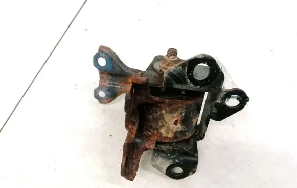 Dodge Caliber Engine mount bracket