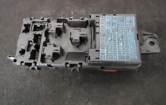 Mitsubishi Carisma Fuse box set mr318828 mb953355