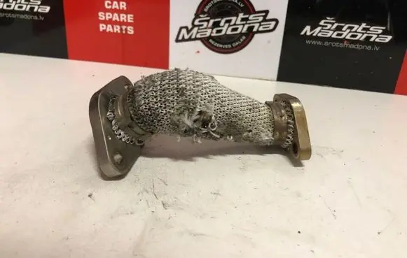 Audi A8 S8 D3 4E EGR valve line/pipe/hose 057103493AB