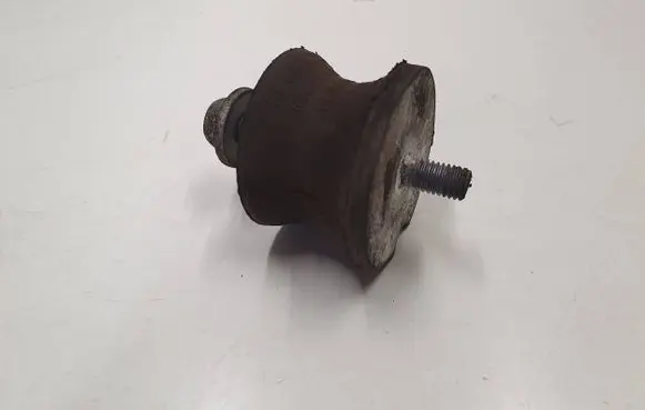BMW 1 E82 E88 Gearbox mount 6771220 8N1551 6862351G