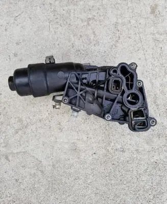 BMW X1 F48 F49 Oil filter mounting bracket 70563887 7235318 78383904