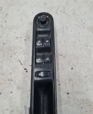 Renault Espace - Grand espace IV Electric window control switch 8200519359