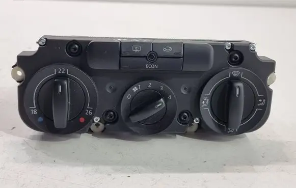 Volkswagen Golf V Climate control unit