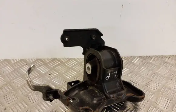 Toyota RAV 4 (XA40) Gearbox mount