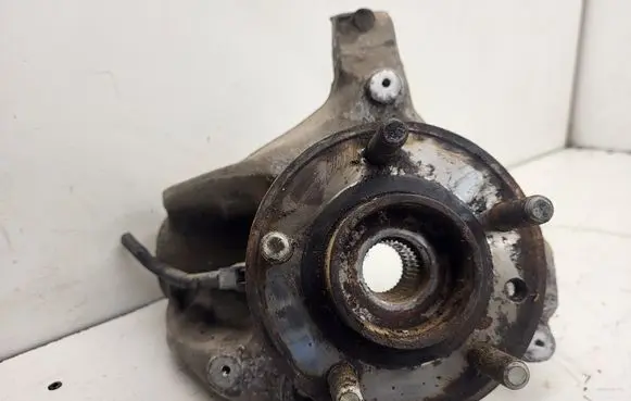 Front wheel hub