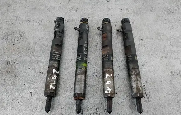 Fuel injector