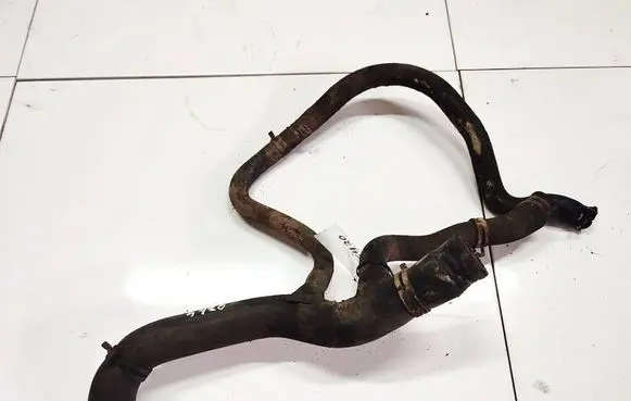 Volkswagen PASSAT B4 Engine coolant pipe/hose
